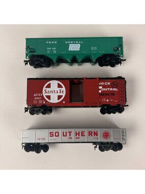 HO Penn Central Green Hopper 258601 Santa Fe Red Boxcar 16927 Southern Gondola
